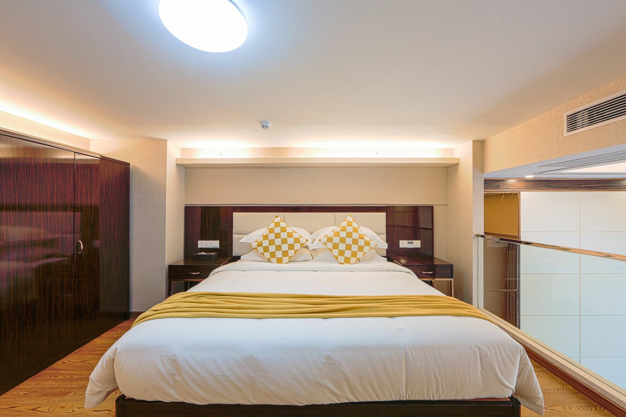 Waifiden Duplex Hotel Apartment Zhongyong Jinyu Branch-Free Shuttle Bus During The Canton Fair Экстерьер фото